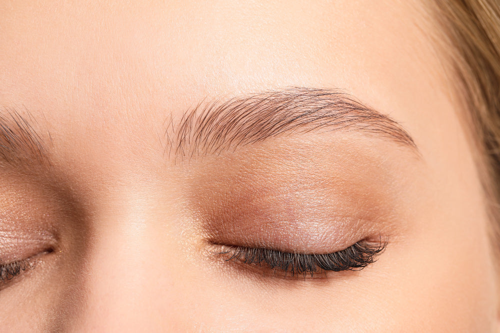 ¿Por qué la vitamina E es esencial para el cuidado de las cejas?
